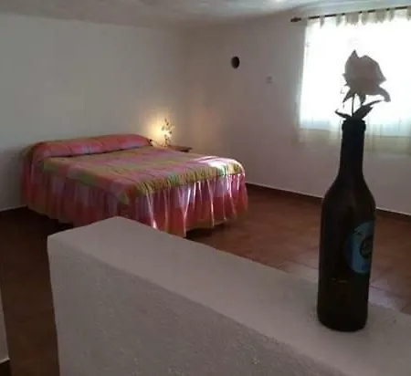 Base Camp Πανσιόν *
